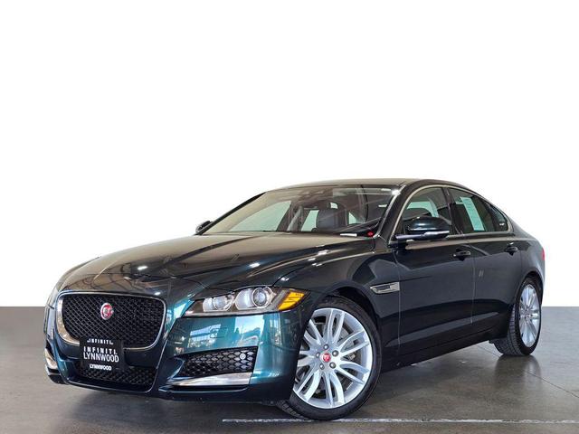 Photo of 2017 British Racing Green Metallic Jaguar XF