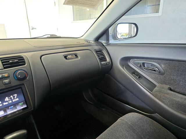 Photo of 2001 Satin Silver Metallic Honda Accord