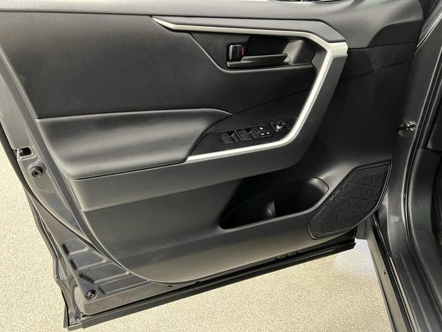 Photo of 2024 Magnetic Gray Metallic Toyota RAV4