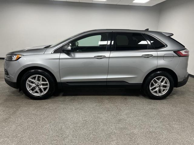 Photo of 2024 Silver Metallic Ford Edge