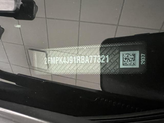 Photo of 2024 Silver Metallic Ford Edge