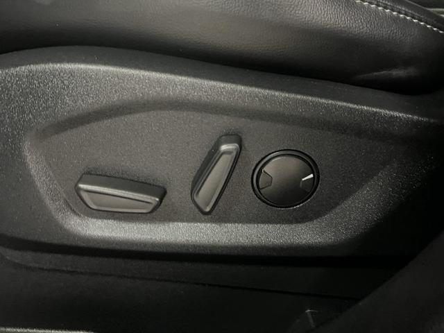 Photo of 2024 Silver Metallic Ford Edge