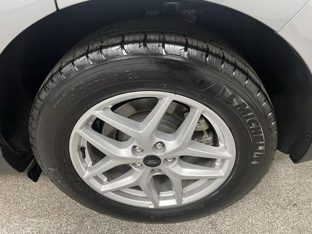 Photo of 2024 Silver Metallic Ford Edge