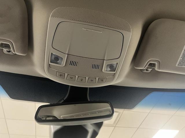 Photo of 2024 Silver Metallic Ford Edge