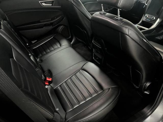 Photo of 2024 Silver Metallic Ford Edge