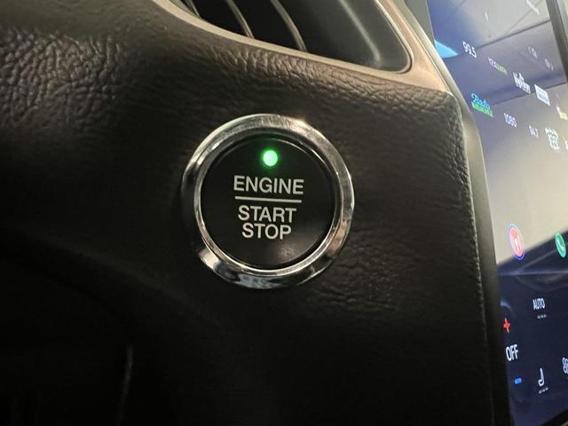 Photo of 2024 Silver Metallic Ford Edge