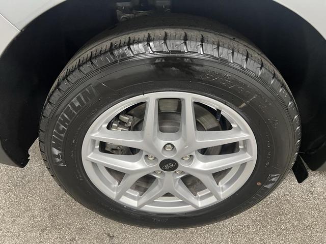 Photo of 2024 Silver Metallic Ford Edge