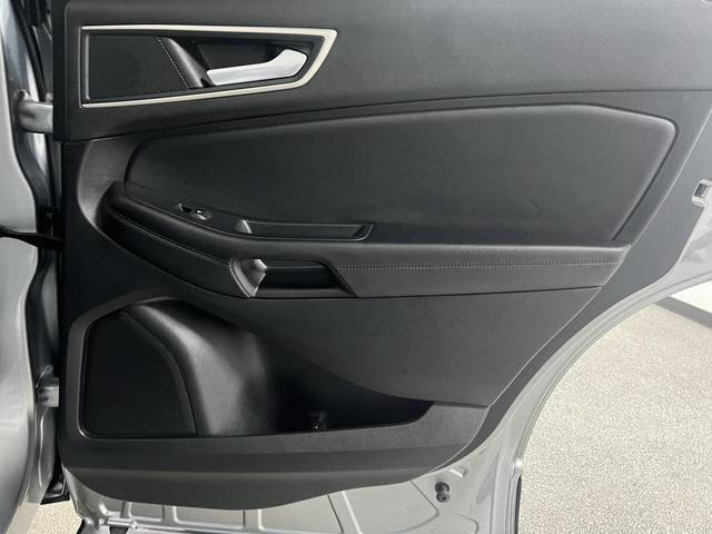 Photo of 2024 Silver Metallic Ford Edge