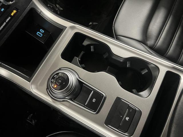 Photo of 2024 Silver Metallic Ford Edge