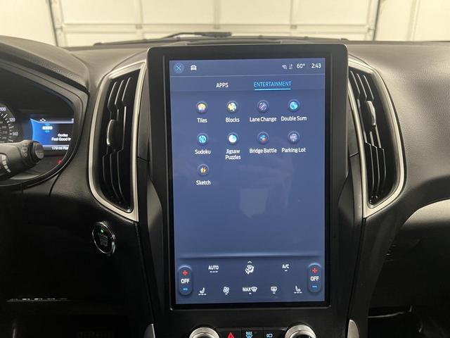 Photo of 2024 Silver Metallic Ford Edge