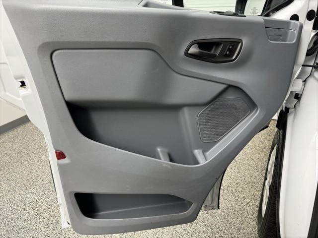 Photo of 2018 Oxford White Ford Transit-150