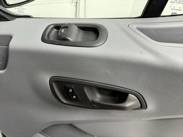 Photo of 2018 Oxford White Ford Transit-150