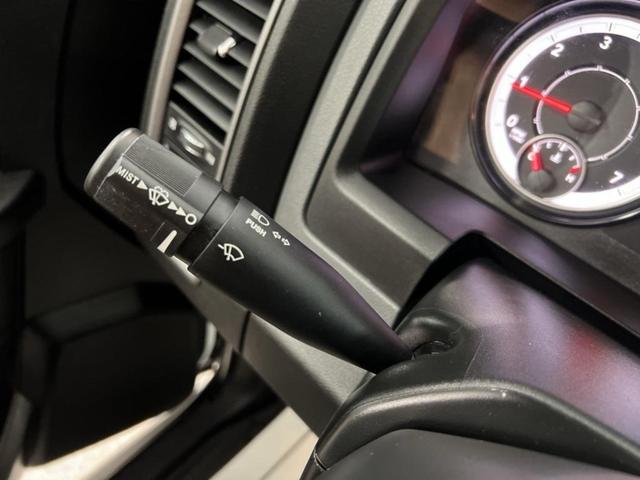 Photo of 2020 Bright White Clearcoat RAM 1500