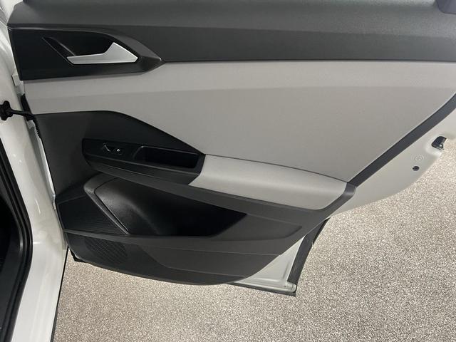 Photo of 2022 Pure White Volkswagen Taos