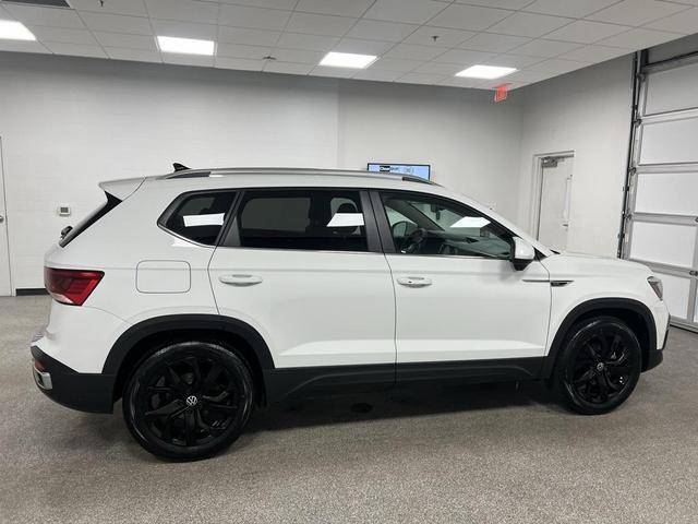 Photo of 2022 Pure White Volkswagen Taos