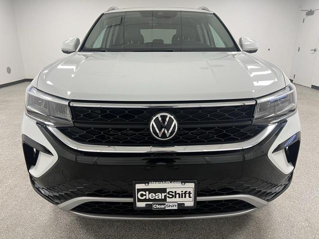 Photo of 2022 Pure White Volkswagen Taos