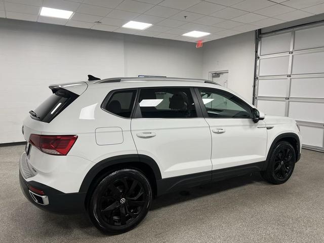 Photo of 2022 Pure White Volkswagen Taos
