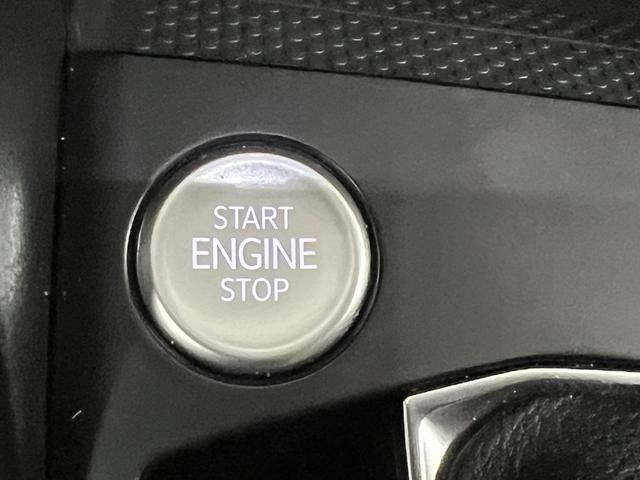 Photo of 2022 Pure White Volkswagen Taos