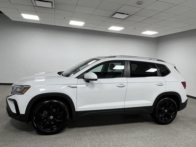 Photo of 2022 Pure White Volkswagen Taos