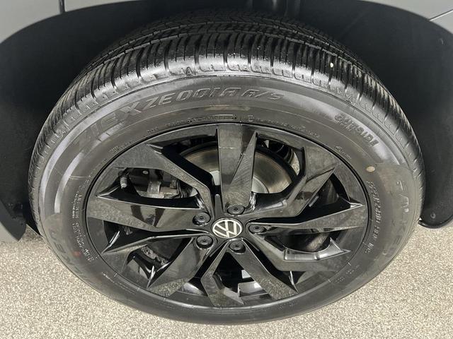 Photo of 2022 Pure White Volkswagen Taos