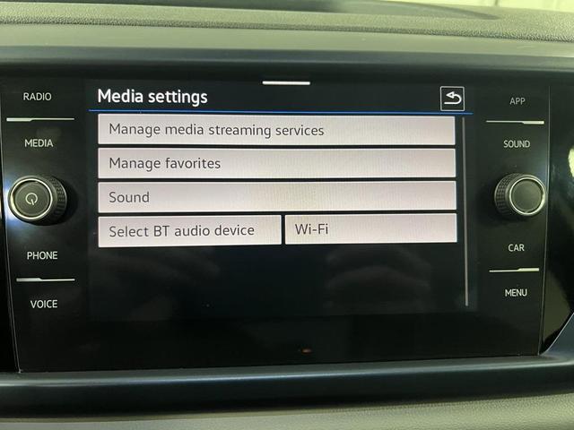 Photo of 2022 Pure White Volkswagen Taos