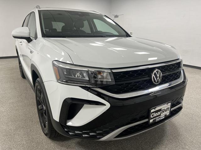 Photo of 2022 Pure White Volkswagen Taos