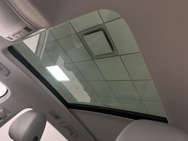 Photo of 2022 Pure White Volkswagen Taos