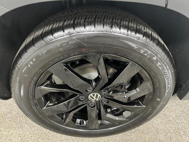 Photo of 2022 Pure White Volkswagen Taos