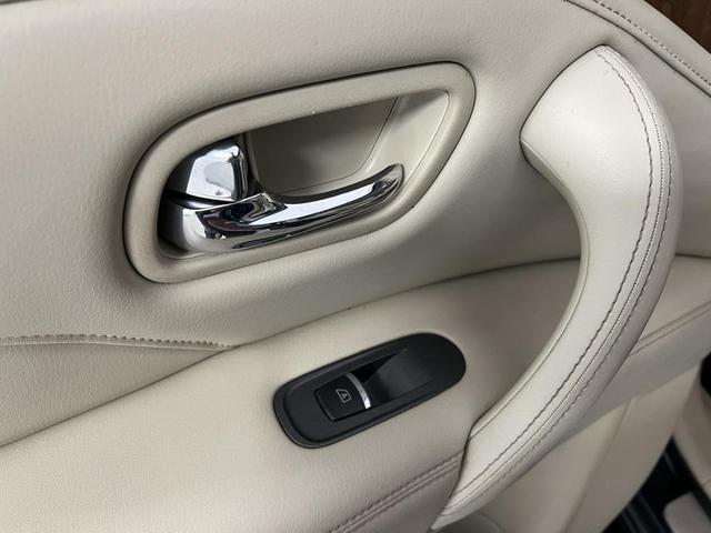 Photo of 2018 Hermosa Blue INFINITI QX80
