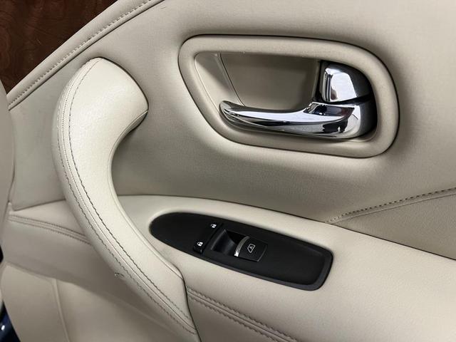 Photo of 2018 Hermosa Blue INFINITI QX80