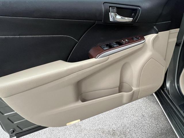 Photo of 2014 Cypress Pearl Toyota Camry