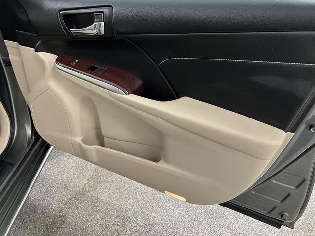 Photo of 2014 Cypress Pearl Toyota Camry