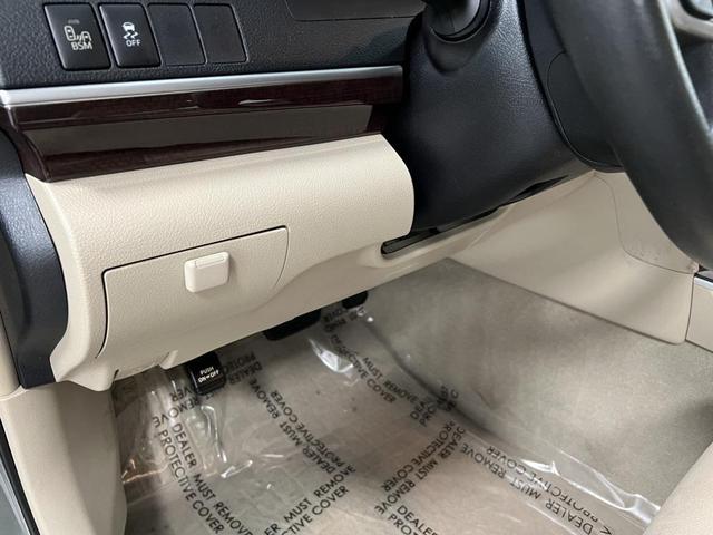 Photo of 2014 Cypress Pearl Toyota Camry