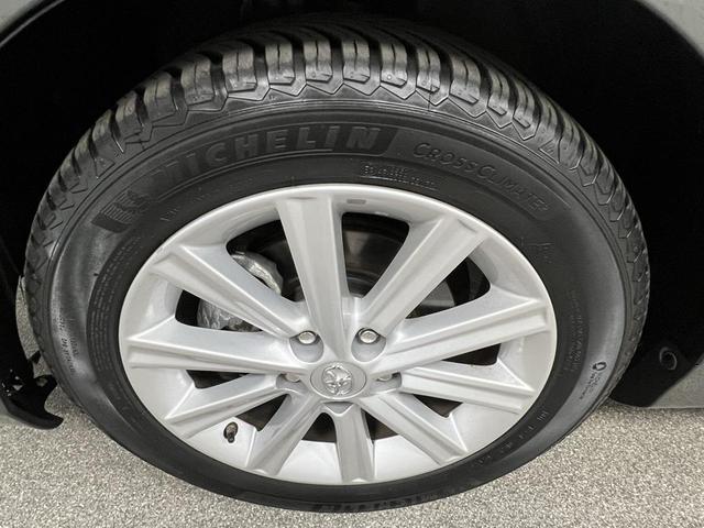 Photo of 2014 Cypress Pearl Toyota Camry