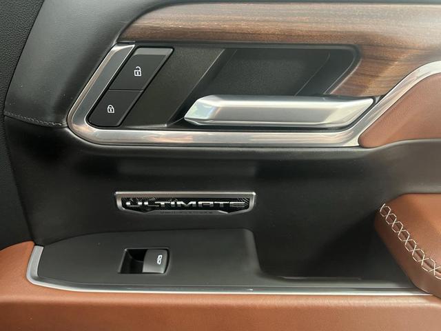 Photo of 2023 White Frost Tricoat GMC Sierra 1500
