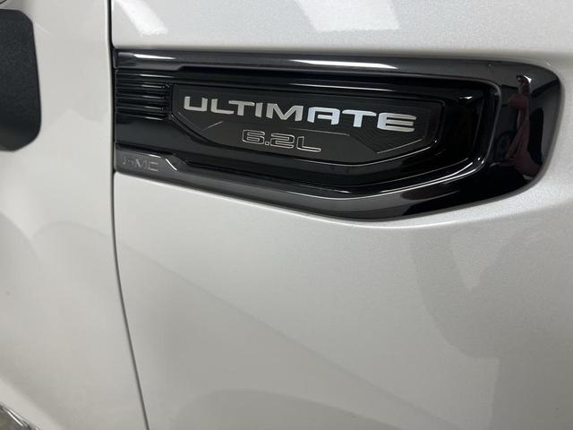 Photo of 2023 White Frost Tricoat GMC Sierra 1500