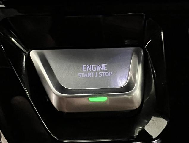 Photo of 2023 White Frost Tricoat GMC Sierra 1500