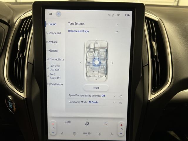 Photo of 2024 Carbonized Gray Metallic Ford Edge