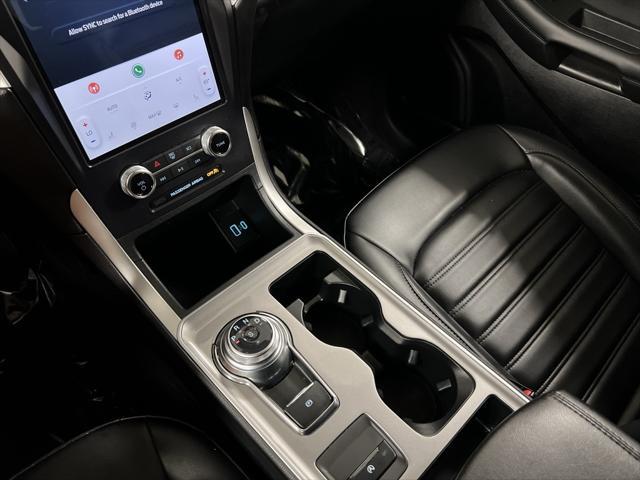 Photo of 2024 Carbonized Gray Metallic Ford Edge