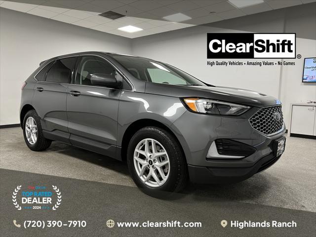 Photo of 2024 Carbonized Gray Metallic Ford Edge