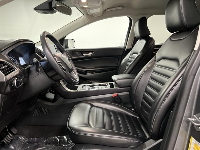 Photo of 2024 Carbonized Gray Metallic Ford Edge