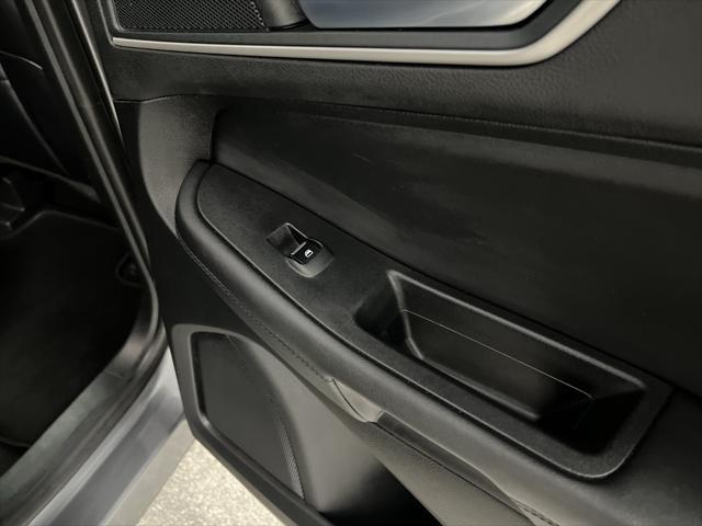 Photo of 2024 Carbonized Gray Metallic Ford Edge