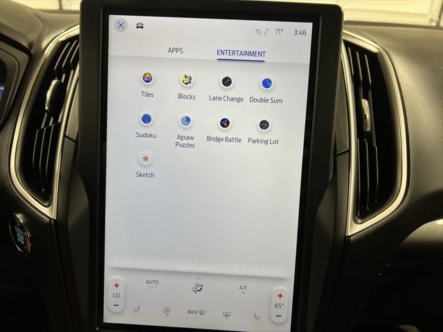 Photo of 2024 Carbonized Gray Metallic Ford Edge