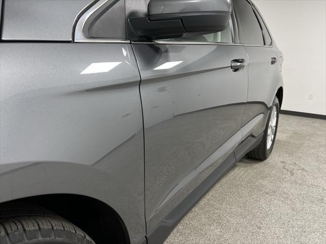 Photo of 2024 Carbonized Gray Metallic Ford Edge