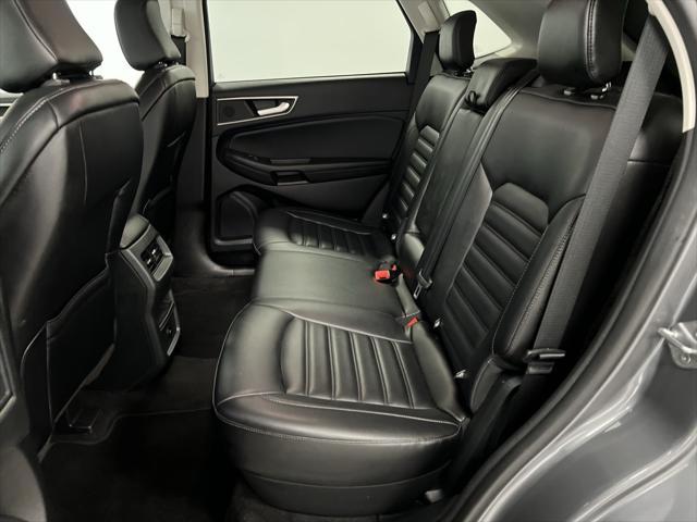 Photo of 2024 Carbonized Gray Metallic Ford Edge