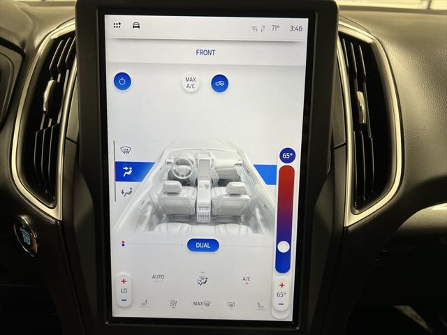 Photo of 2024 Carbonized Gray Metallic Ford Edge