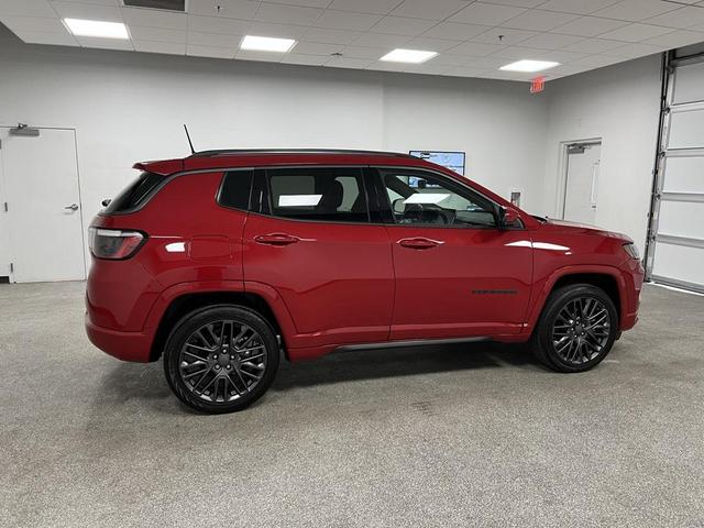 Photo of 2022 Redline Pearlcoat Jeep Compass