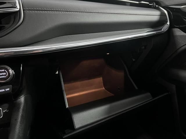Photo of 2022 Redline Pearlcoat Jeep Compass
