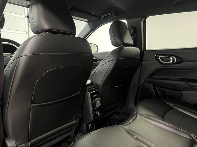 Photo of 2022 Redline Pearlcoat Jeep Compass