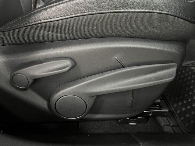 Photo of 2022 Redline Pearlcoat Jeep Compass